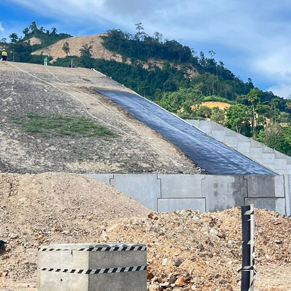 Slope Tambang Emas (10)