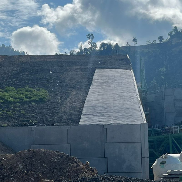 Slope Tambang Emas (3)